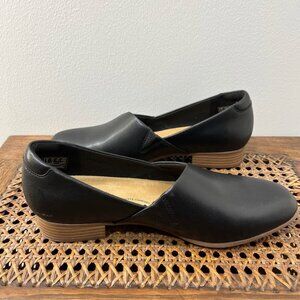 Size 8.5 Clarks Black Leather Quiet Luxury Juliet Palm Slip On Comfy Work Flat
